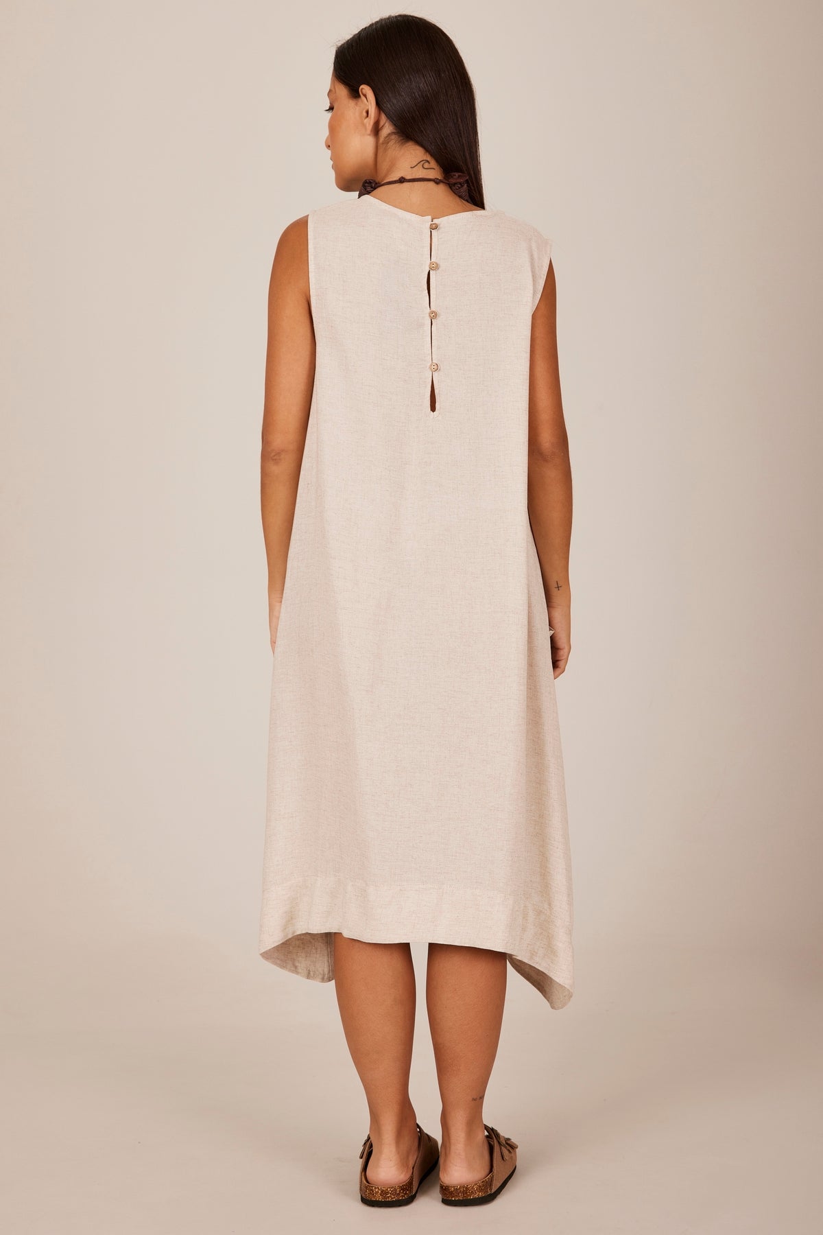 Vestido Curto Regata De Linho Bege Yacamim D3 Liso