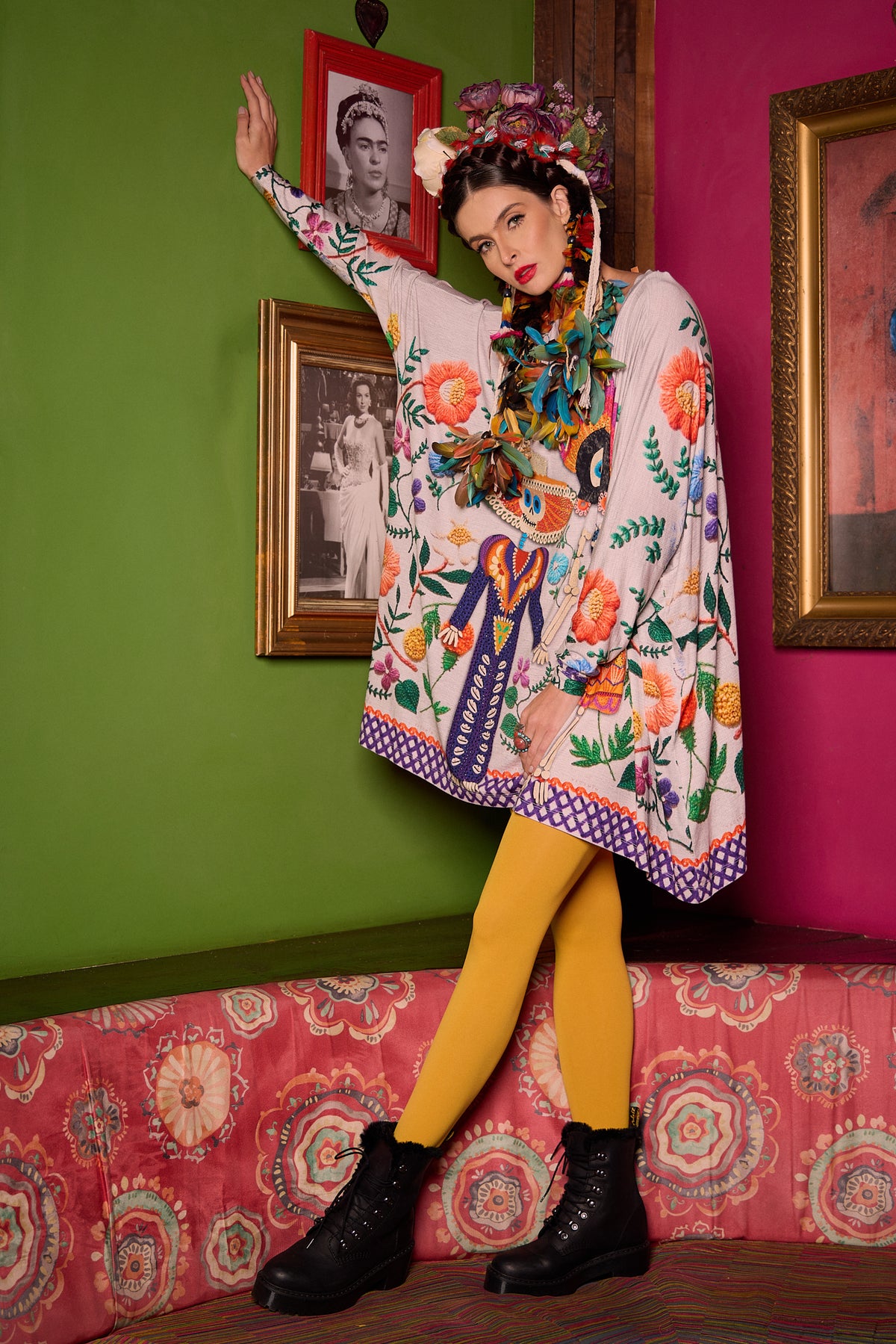 Bata Ampla Cinza Claro Com Pedrinhas Caveiras Yacamim B18 Mex