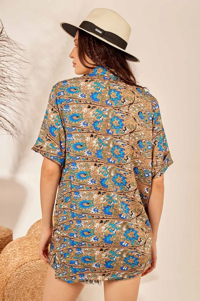 Camisa Ampla Com Mangas Curtas Marrom Claro Estampado Yacamim A31