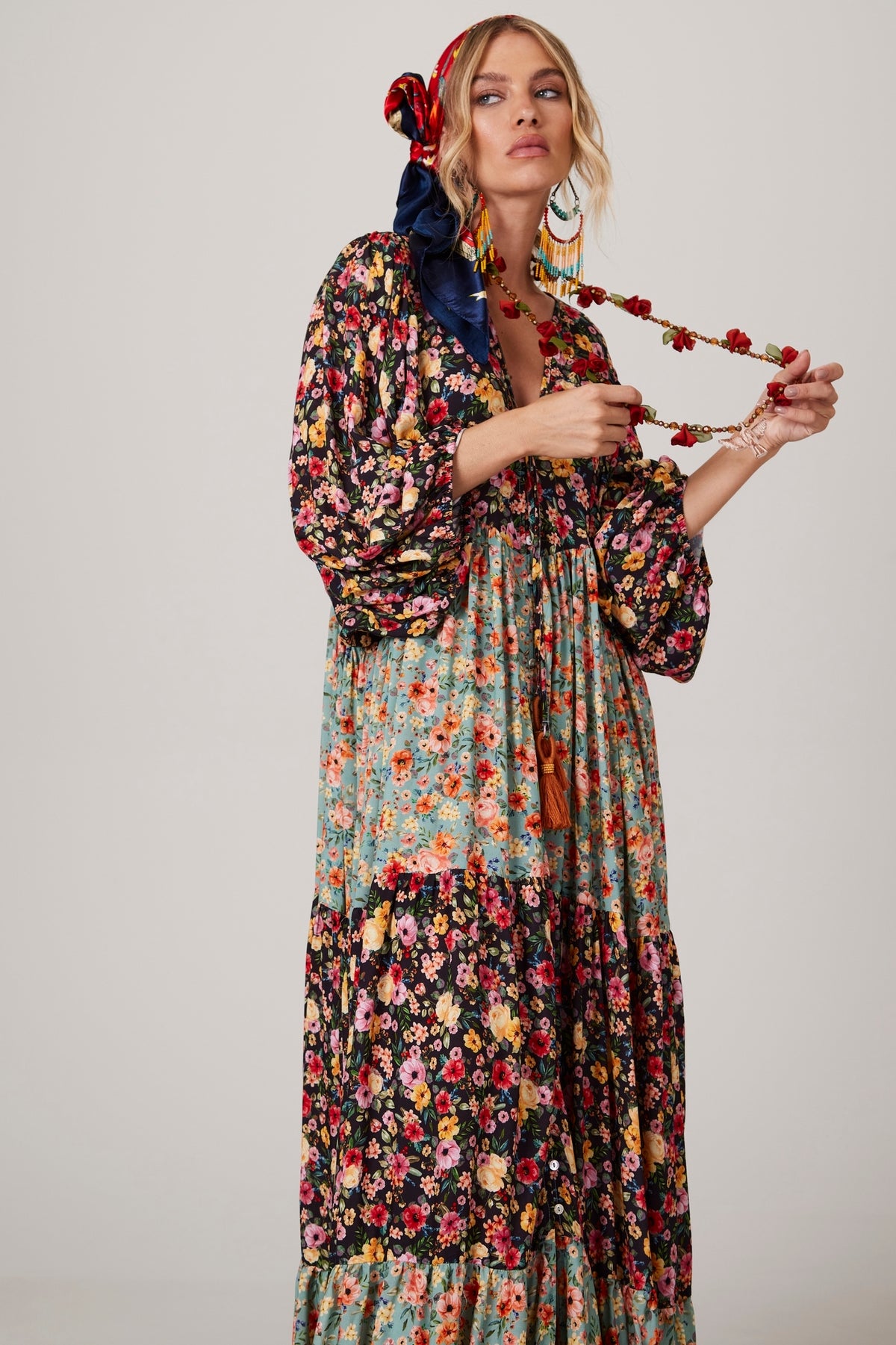 Vestido Longo Com Mangas Bufantes Estampado Patchwork Yacamim K1