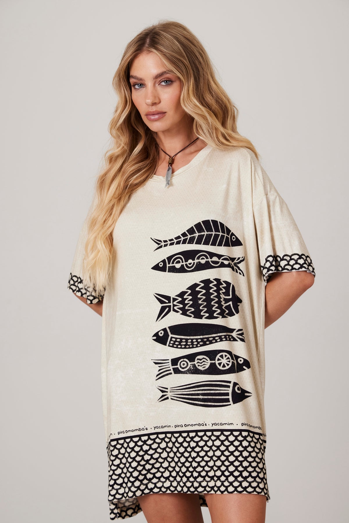 Camiseta Ampla Bege Coleção Pira Omomba''e Yacamim K1