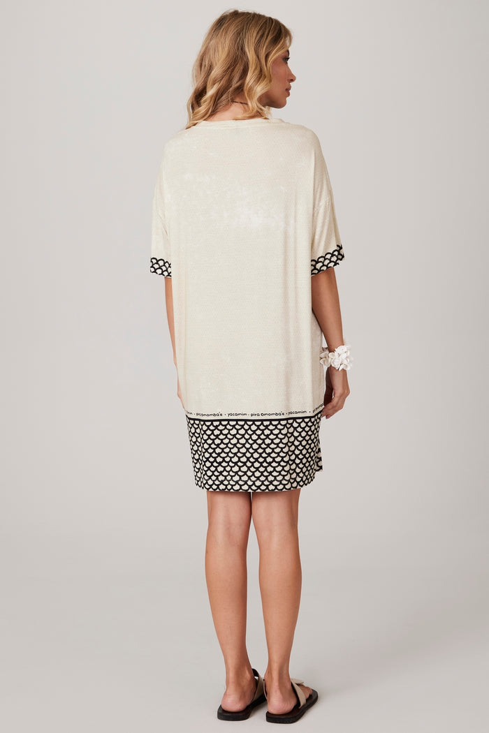 Camiseta Ampla Bege Coleção Pira Omomba''e Yacamim K1