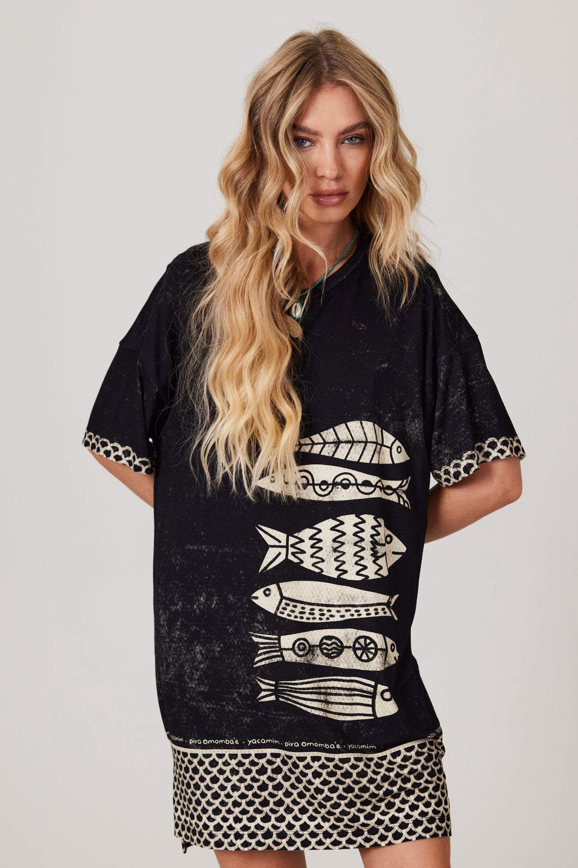 Camiseta Ampla Preta Coleção Pira Omomba''e Yacamim K4