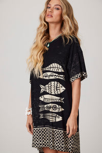 Camiseta Ampla Preta Coleção Pira Omomba''e Yacamim K4