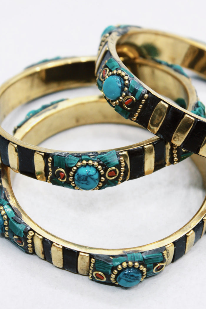 Kit De Braceletes De Metal Com Pedras Yacamim #561