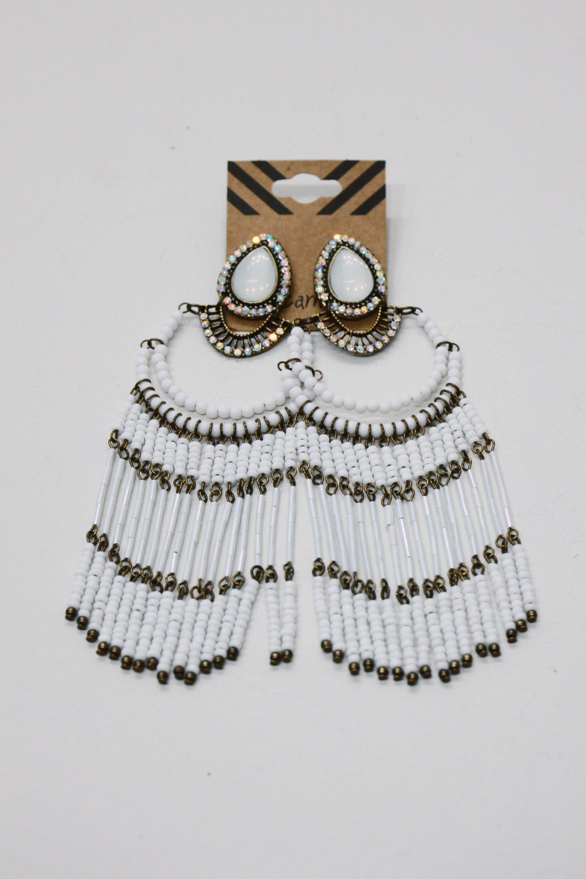 Brinco Artesanal De Miçangas Branco Yacamim #686