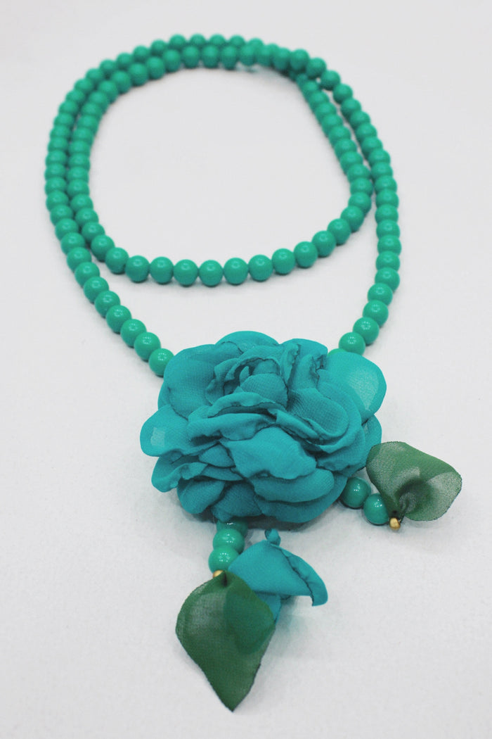Colar Ave Maria Com Flor Verde Yacamim #502