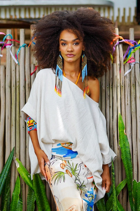 Bata Ampla Decote Canoa Bege Coleção Bahêa Yacamim R1