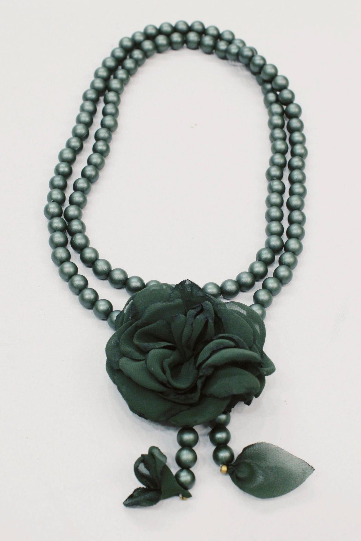 Colar Ave Maria Com Flor Verde Escuro Yacamim #596