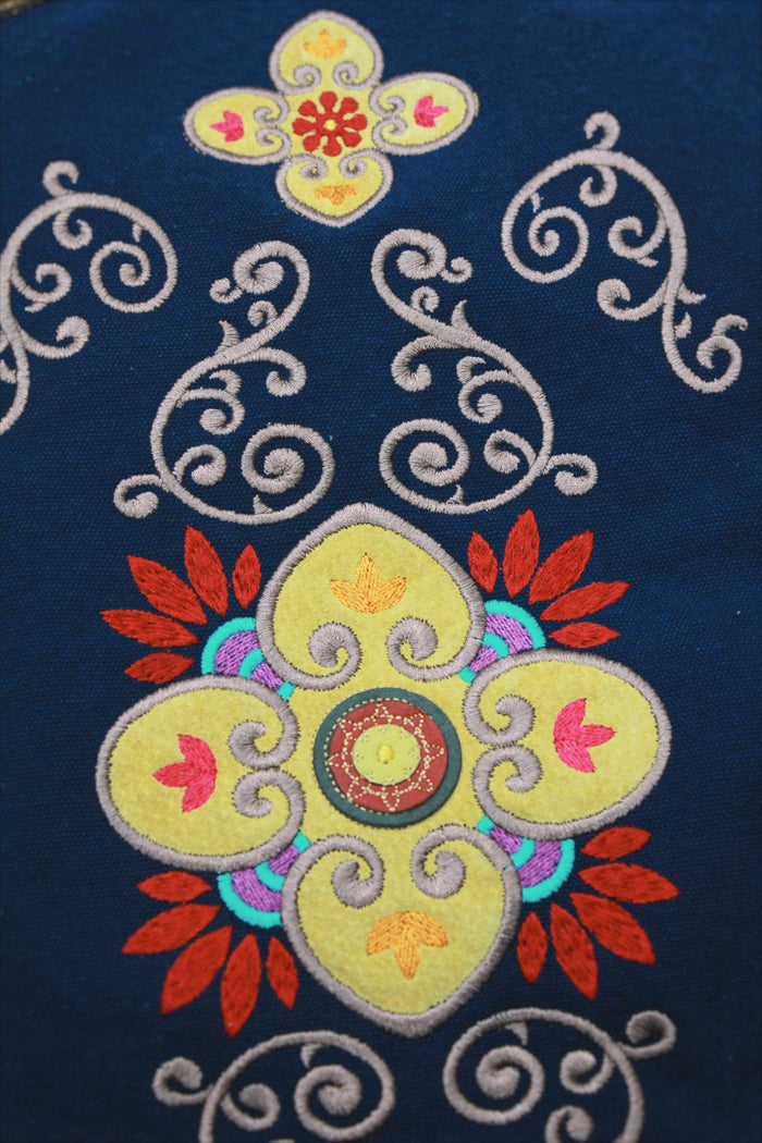Bolsa De Lona Grande Artesanal Com Bordados Azul Marinho Yacamim #524