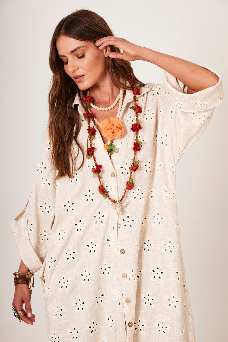 Chemise Longa De Linho Com Bordados Bege Yacamim M2