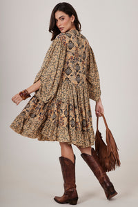 Vestido Curto Marrom Claro Patchwork Yacamim E26