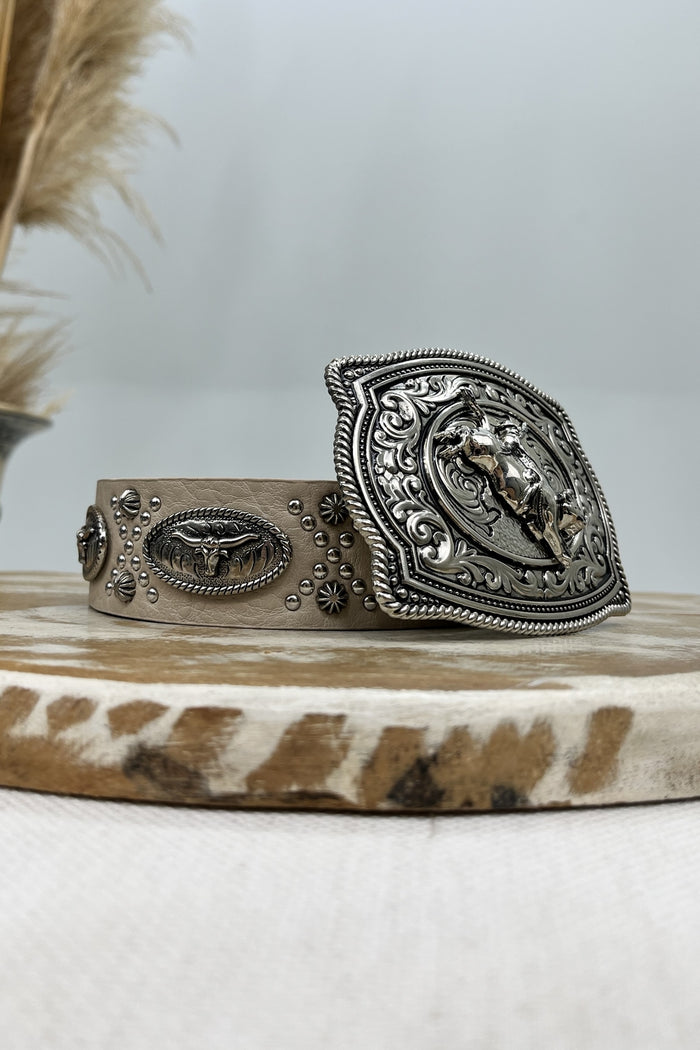 Cinto De Couro Bege Com Fivela De Touro Metálica Yacamim #218