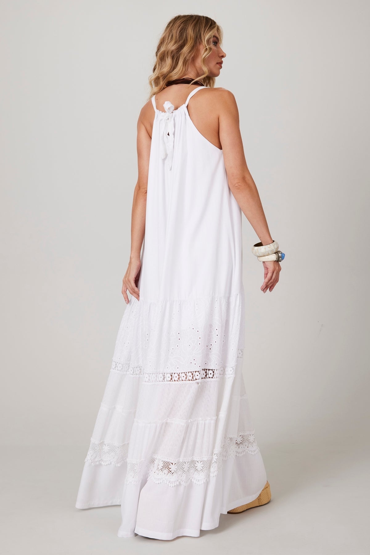 Vestido Longo De Alças Com Rendas Branco Yacamim E10