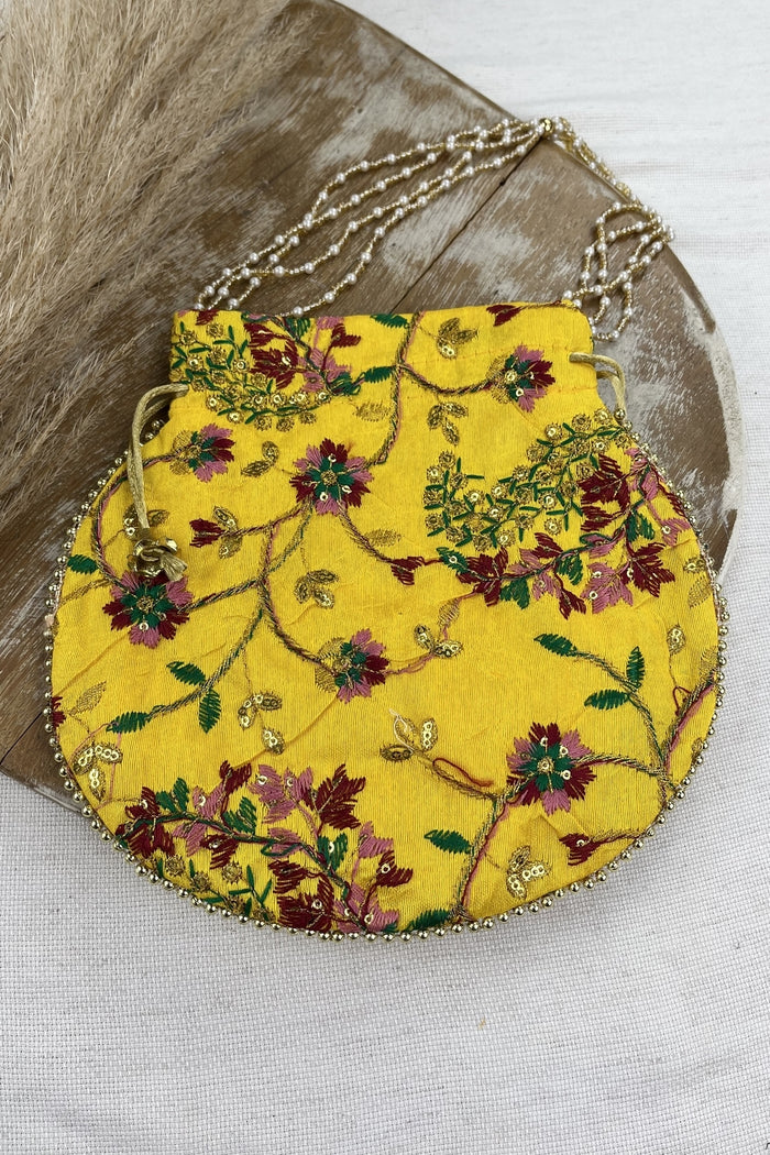 Bolsa Tipo Saco Amarela Pequena Bordada Yacamim #201