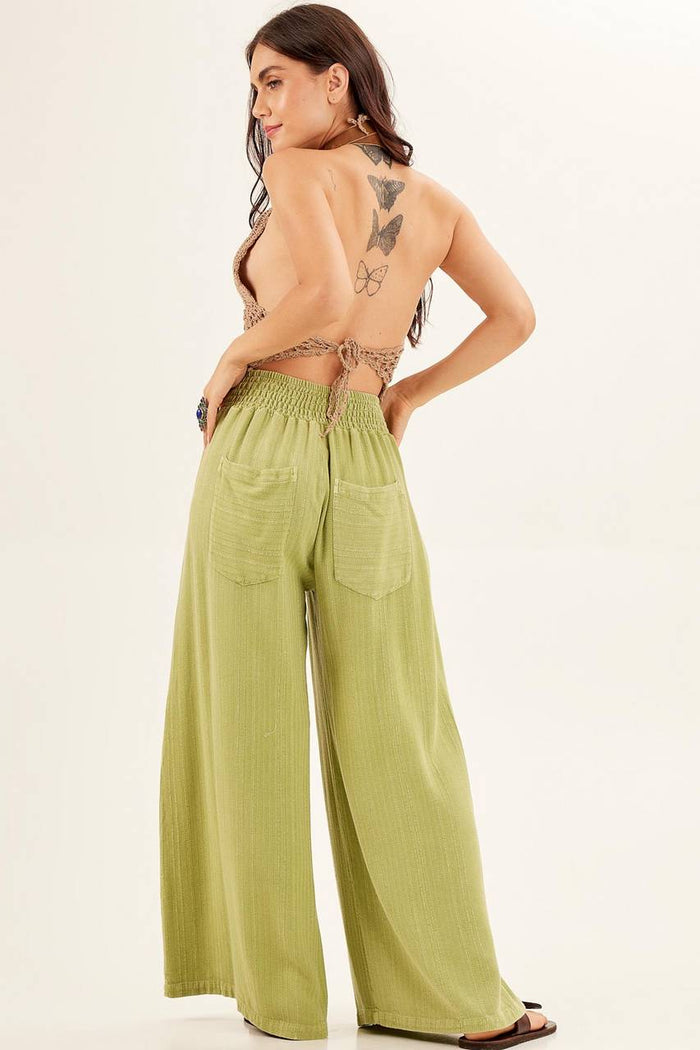 Calça Pantalona De Cintura Alta Com Bolsos Nas Costas Maçã Verde Yacamim