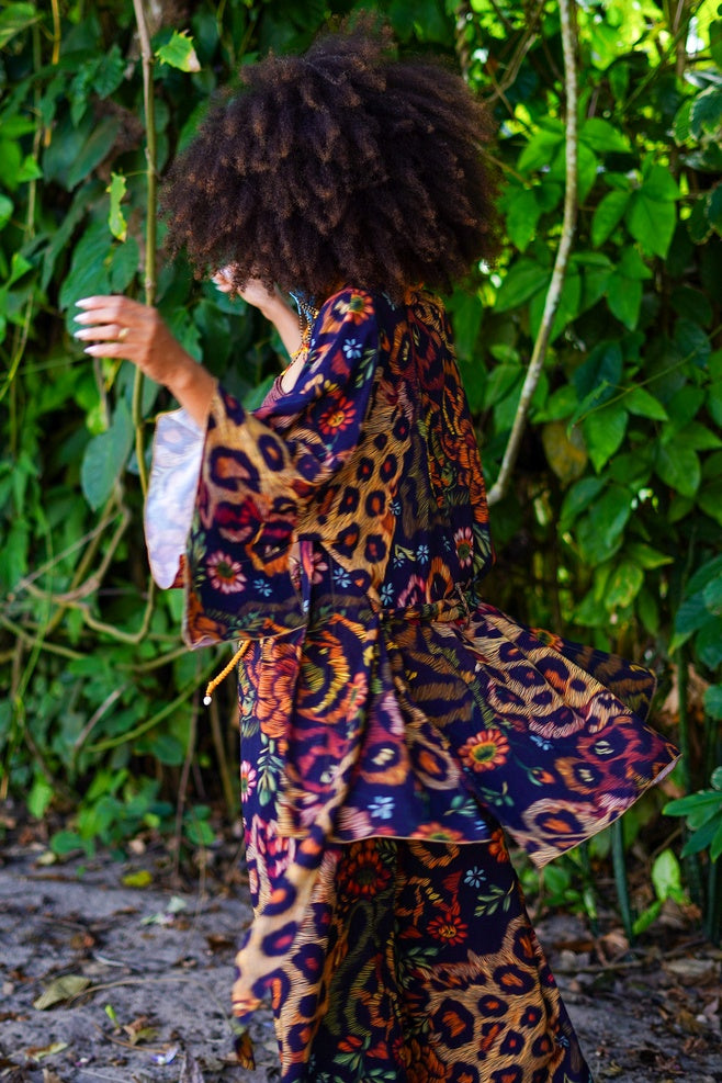 Kimono Curto Animal Print Coleção Bahêa Yacamim Q6