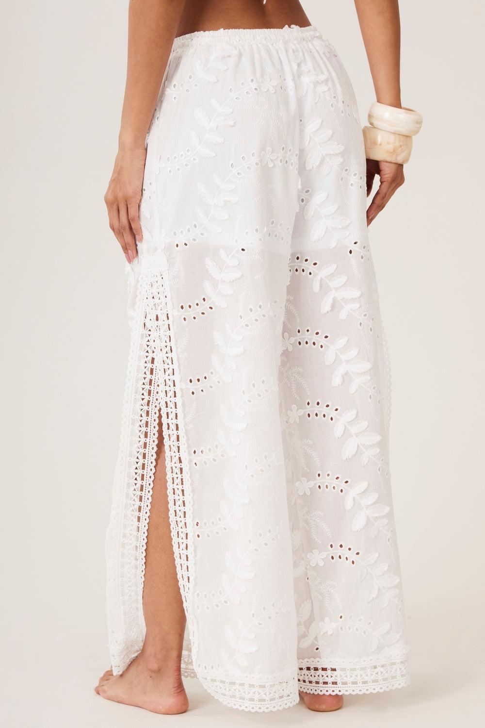 Calça Broderie Com Rendas Branco Yacamim H4
