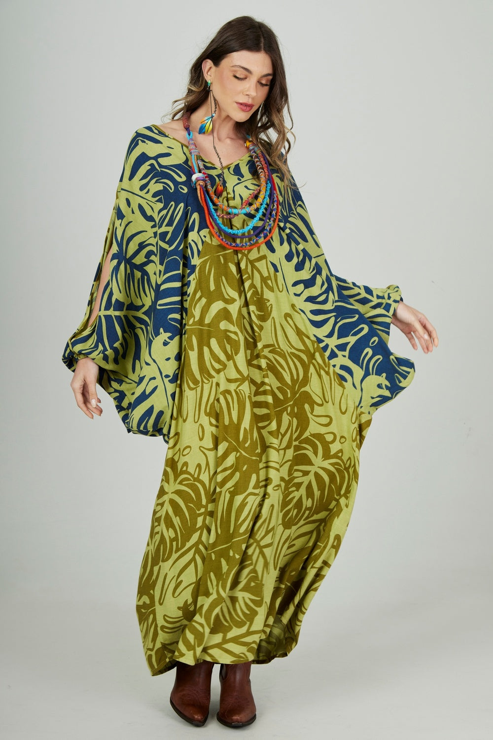 Vestido Longo Com Mangas Longas Verde Estampado Yacamim E7