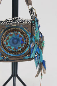 Bolsa De Couro Artesanal Xamã Com Pedra Yacamim #632