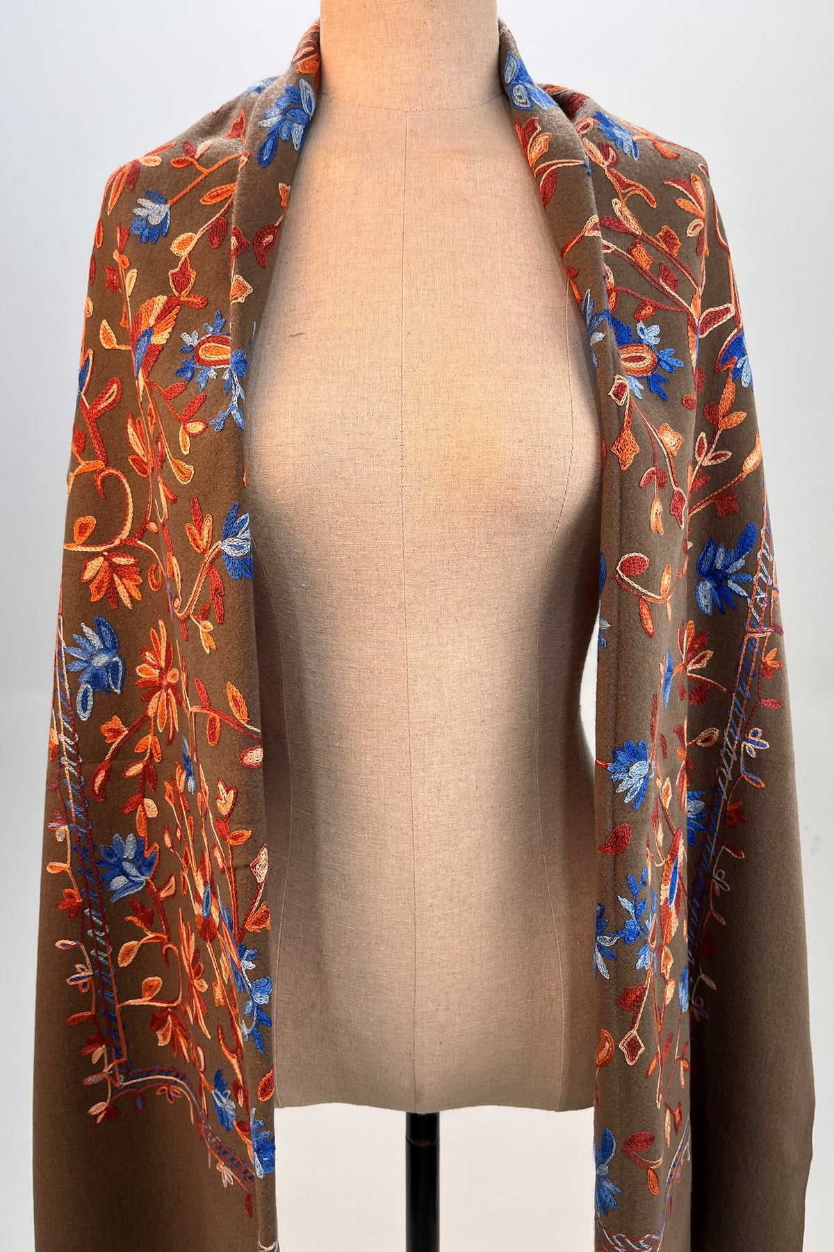 Cachecol Cashmere Marrom Bordado Yacamim #315