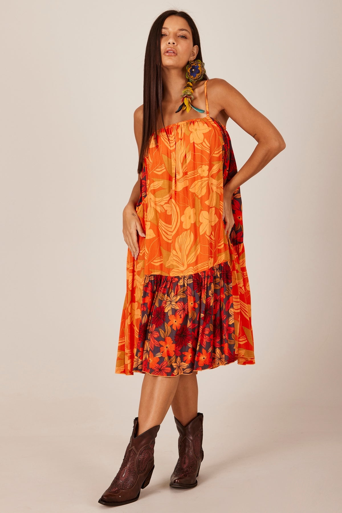 Vestido Curto Com Recortes Laranja Patchwork Yacamim C15