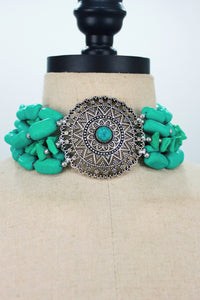 Colar Chocker De Pedras Verdes Com Pingente De Metal Yacamim #436