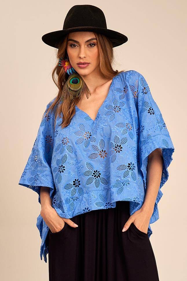 Bata Ampla Broderie Com Decote Em V Azul Yacamim
