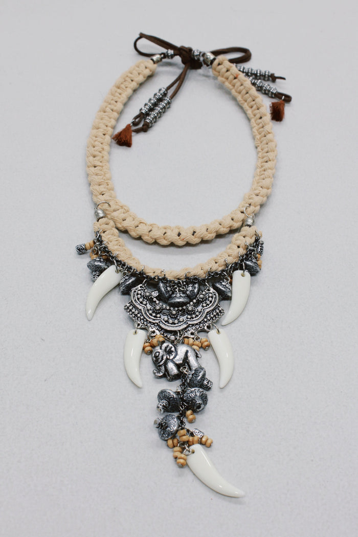 Colar Artesanal Com Mix De Pingentes Metálicos Yacamim #624