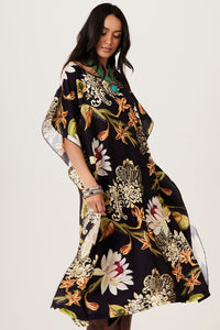 Kaftan Amplo Preto Estampa Floral Yacamim J7