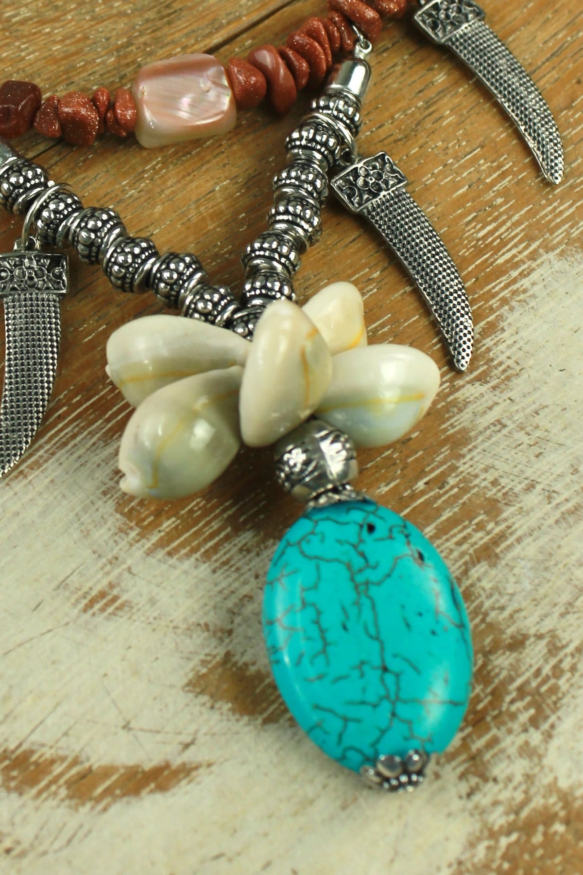 Colar Artesanal Curto Com Pedras E Metais Yacamim #345