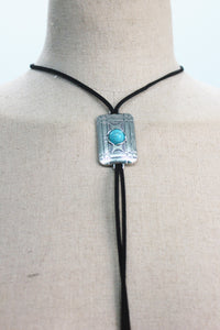 Colar Gravatinha Preto Com Pedra Verde Yacamim #415