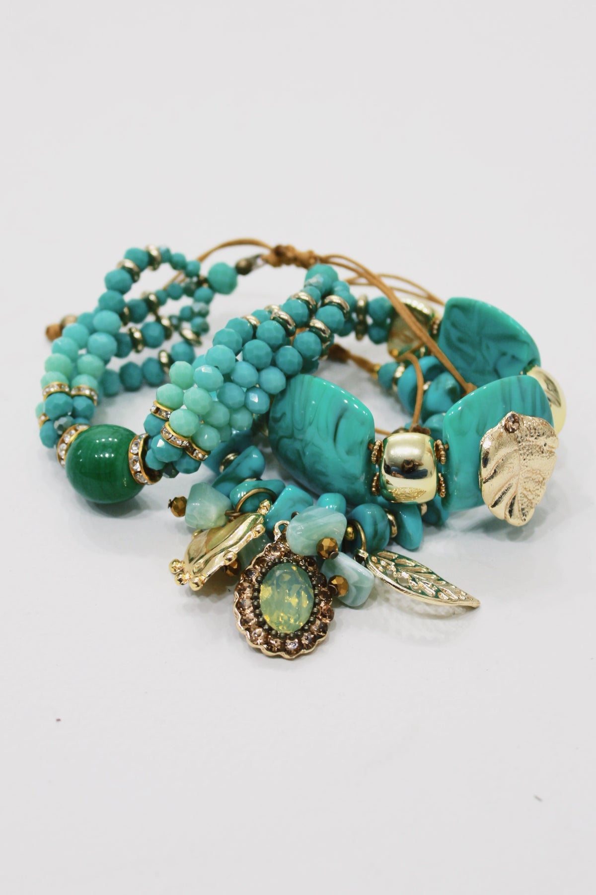 Kit De Pulseiras Com Mix De Pingentes Yacamim #708