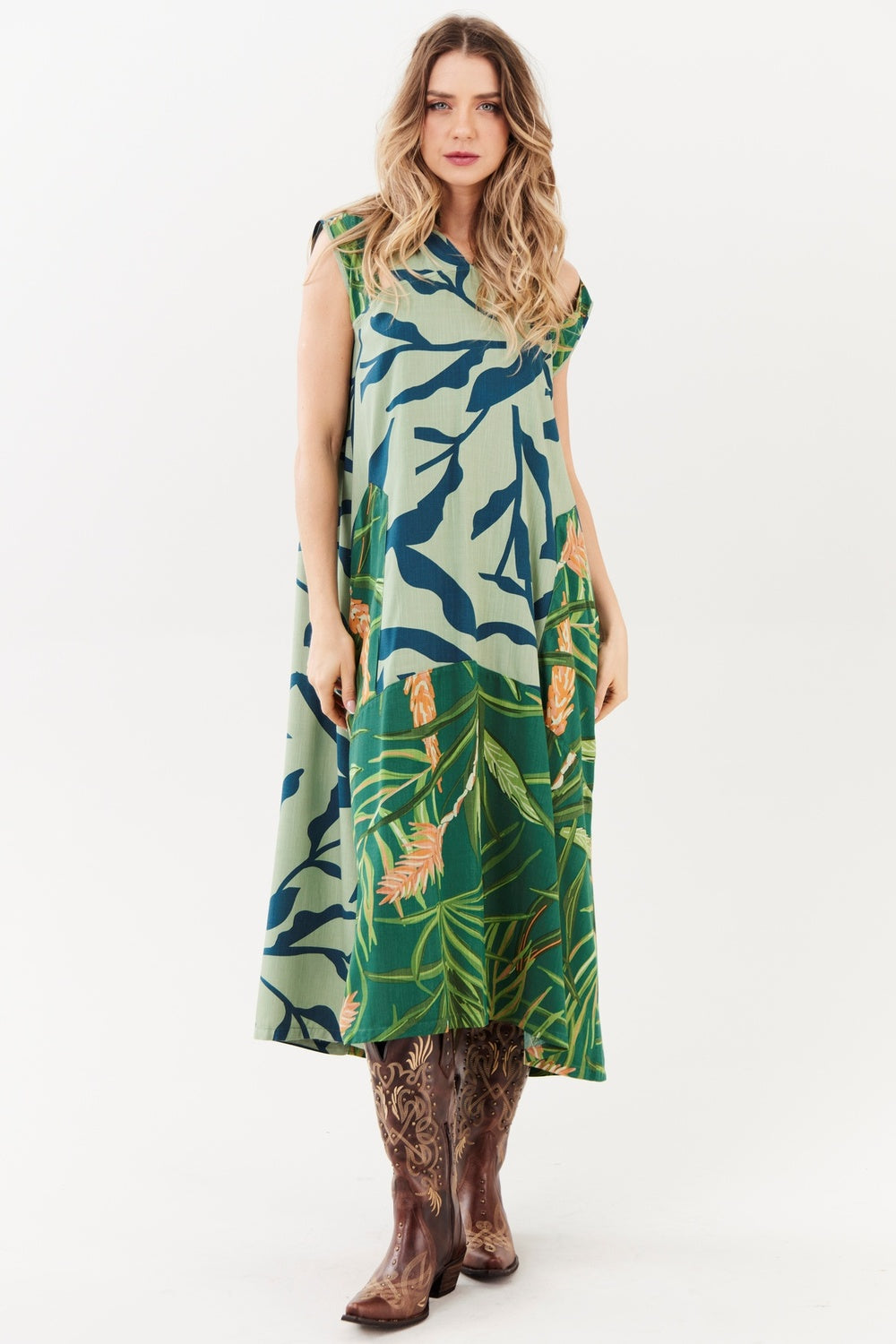 Vestido Midi Com Capuz Verde Estampado Yacamim E1<br />