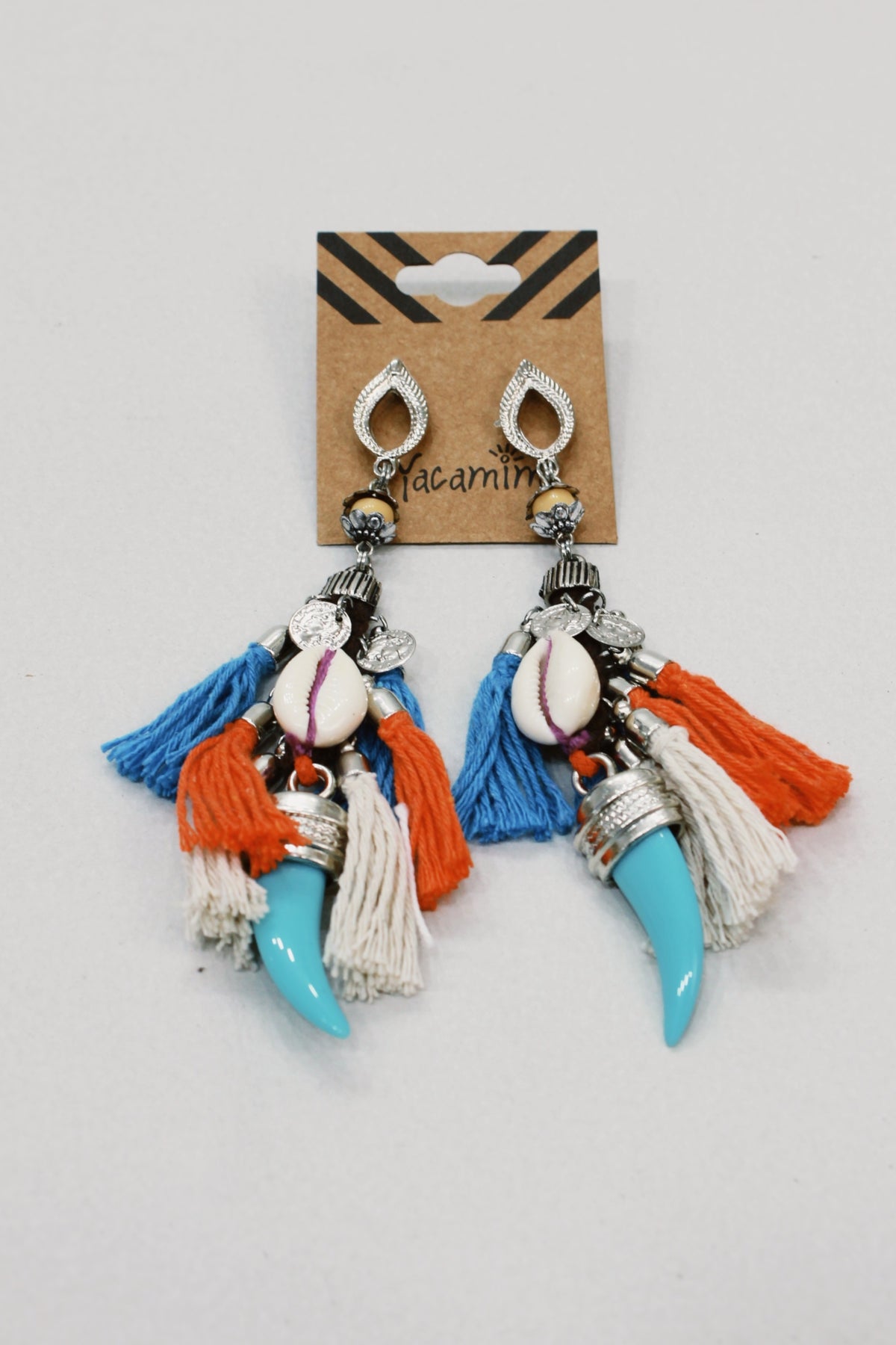 Brinco Artesanal Com Pompons E Conchinhas Yacamim #612