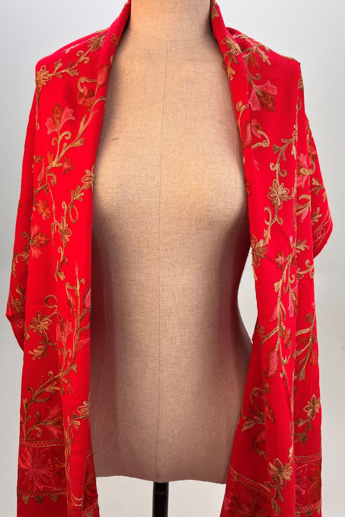 Cachecol Cashmere Vermelho Bordado Yacamim #338