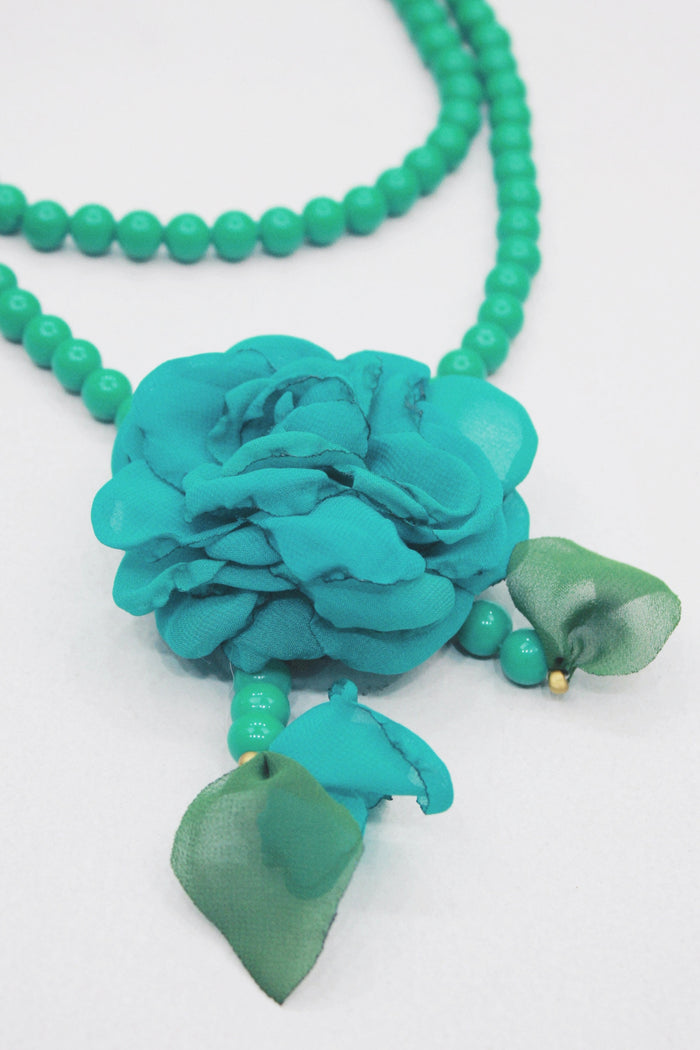 Colar Ave Maria Com Flor Verde Yacamim #502