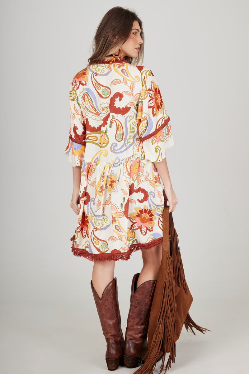 Vestido Curto Aberto Com Franjas Bege Cashmere Yacamim E5