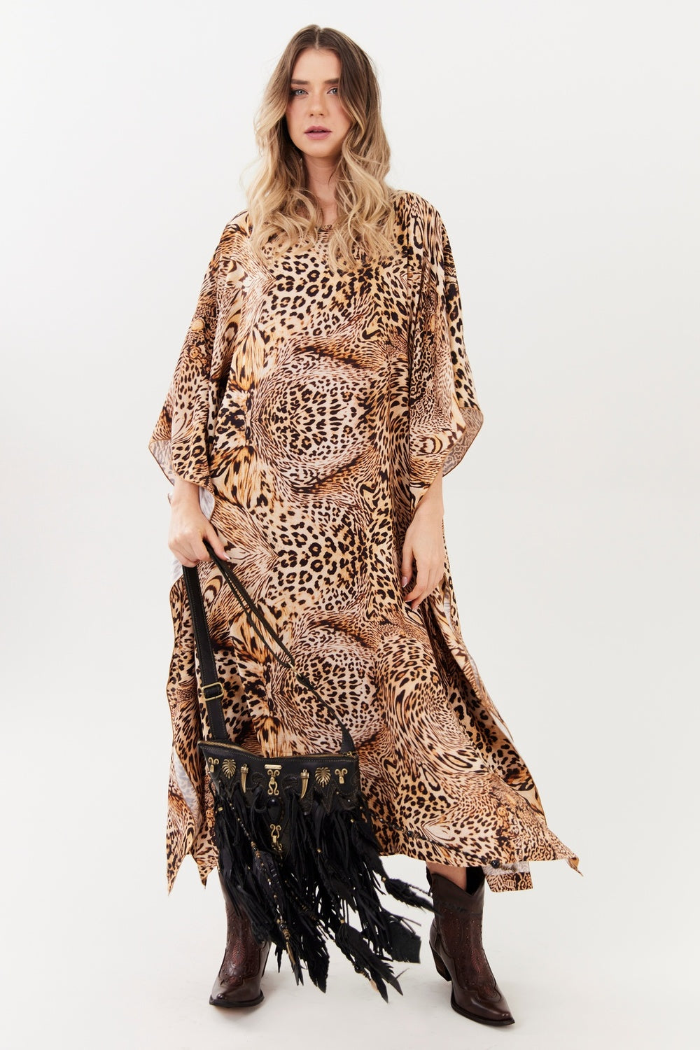Kaftan Midi E Fendas Laterais Animal Print Yacamim J2