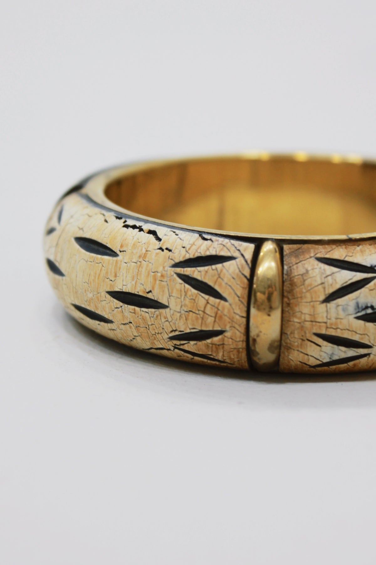 Pulseira Bracelete De Metal Com Madeira Yacamim #759