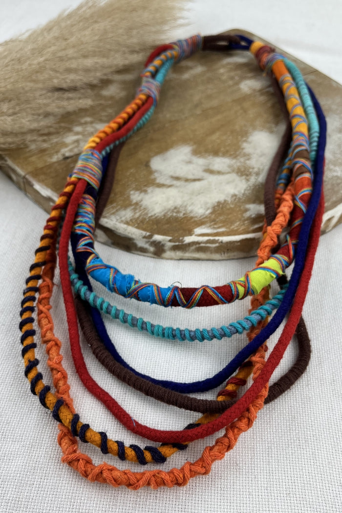 Colar Artesanal De Cordas Coloridas Yacamim #247