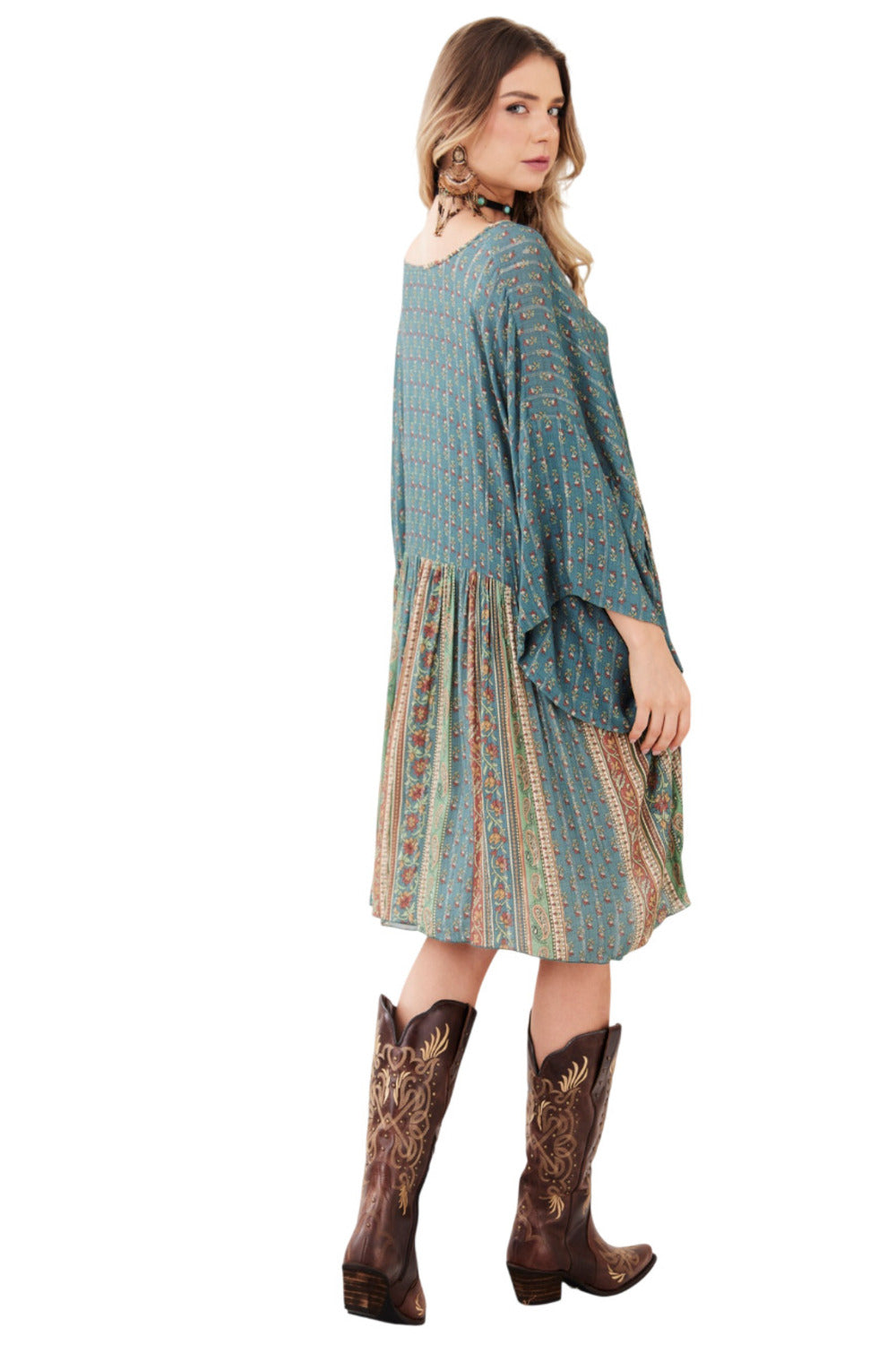 Vestido Curto Com Mangas Longas Yacamim E24