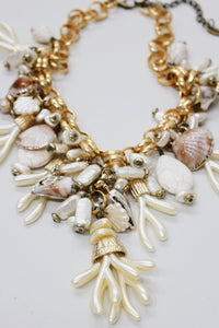 Colar Artesanal Com Mix De Pingentes Cor Pérola Yacamim #728