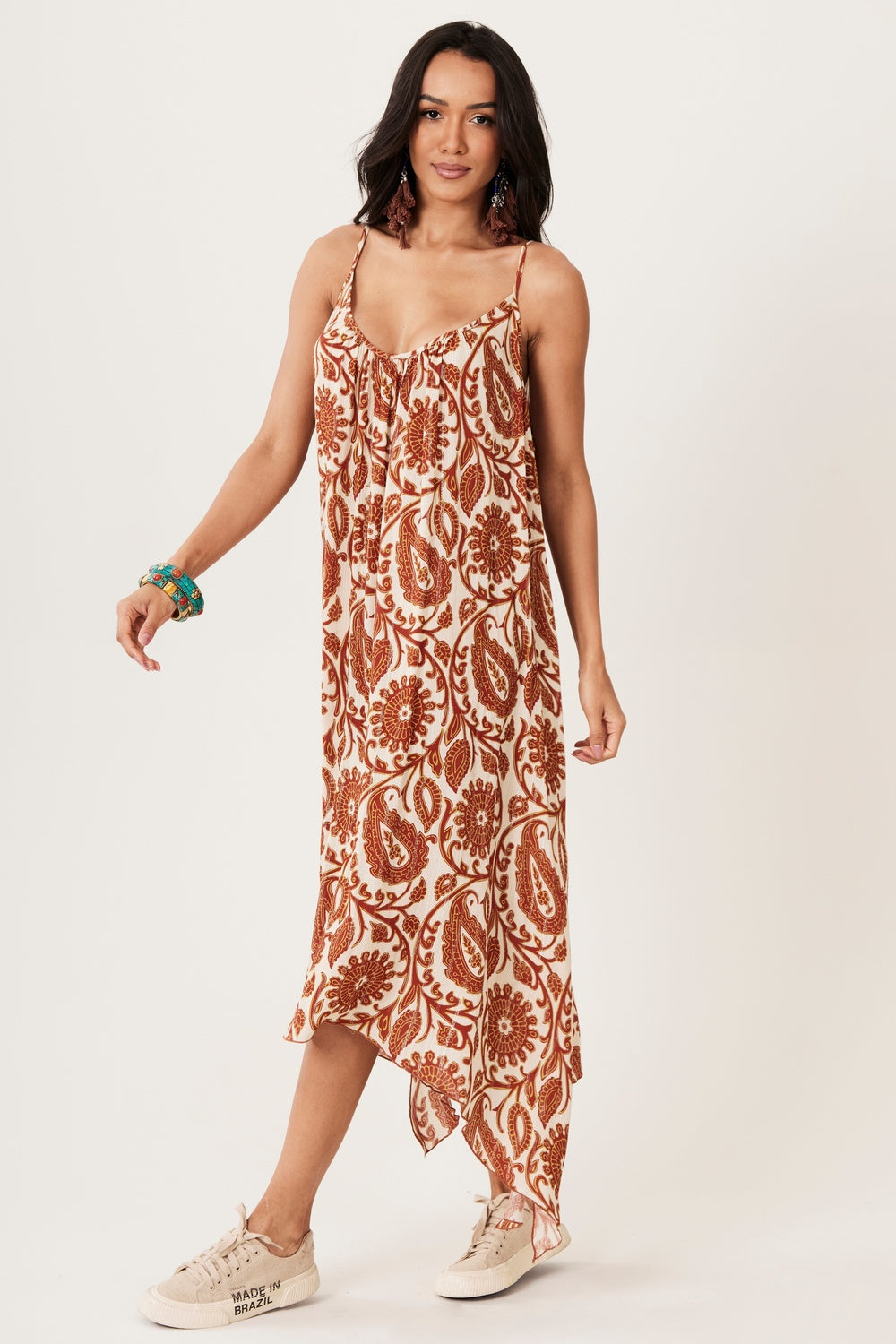 Vestido Longo Com Alças De Amarrar Bege Estampa Cashmere Yacamim E3