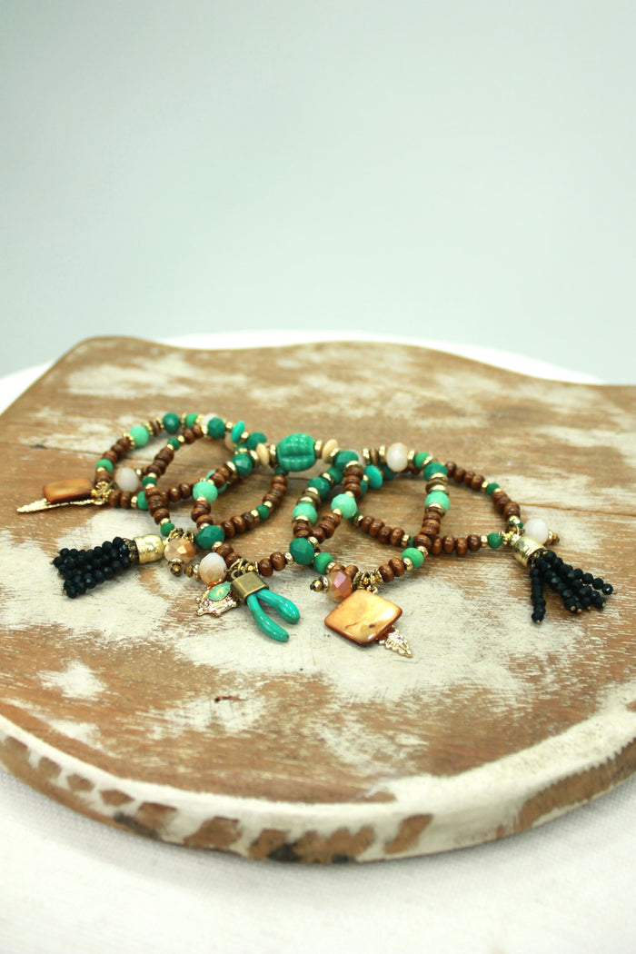 Kit De Pulseiras Com Mix De Pingentes Yacamim #365
