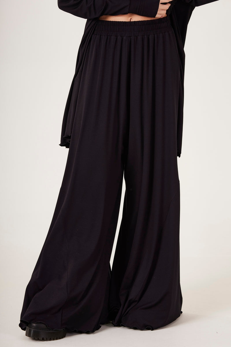 Calça Pantalona Preta Yacamim G2 Liso