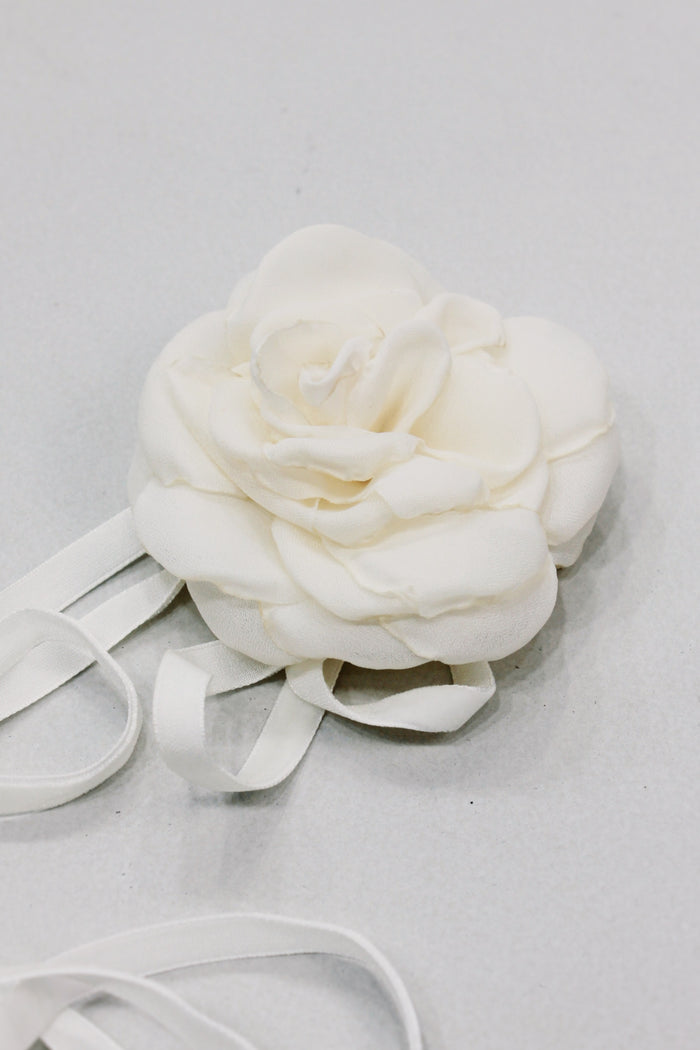 Colar Chocker Com Flor Branca #606