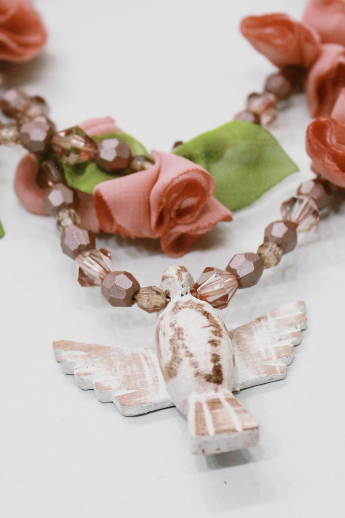 Colar Espírito Santo Flores Rosé Yacamim #703