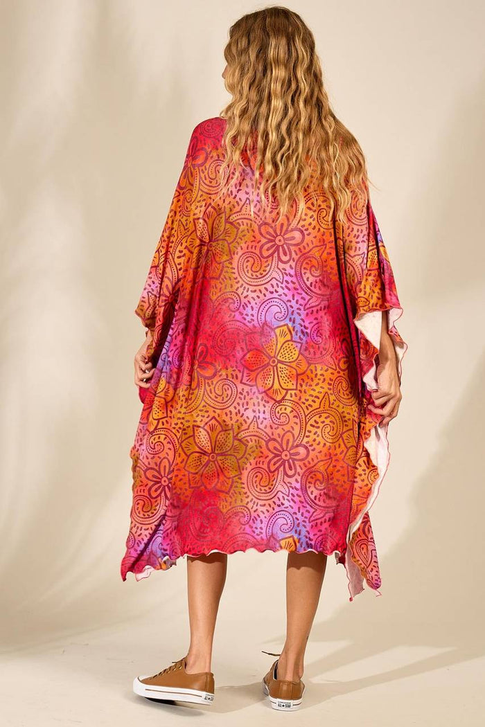 Kaftan Amplo Midi Com Decote Amplo Rosa Estampado Yacamim J3