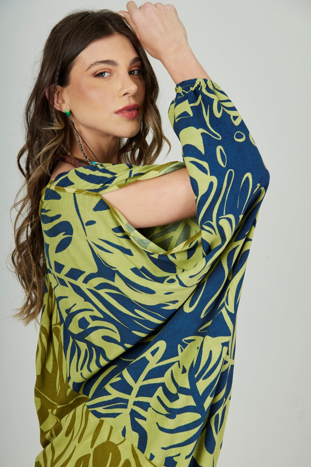 Vestido Longo Com Mangas Longas Verde Estampado Yacamim E7